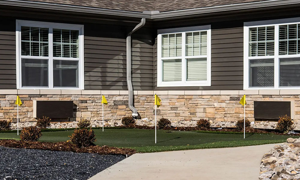 Charter Senior Living of Paducah, putting green